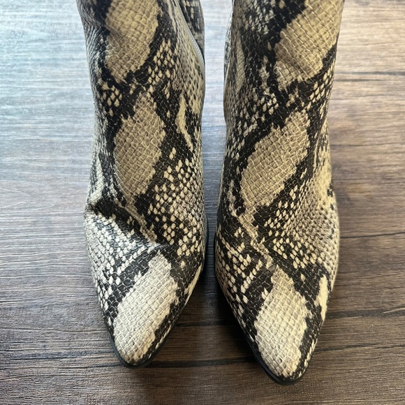 *MADDEN GIRL* Snake Print Dafni Booties Size 6.5 - Picture 5 of 10
